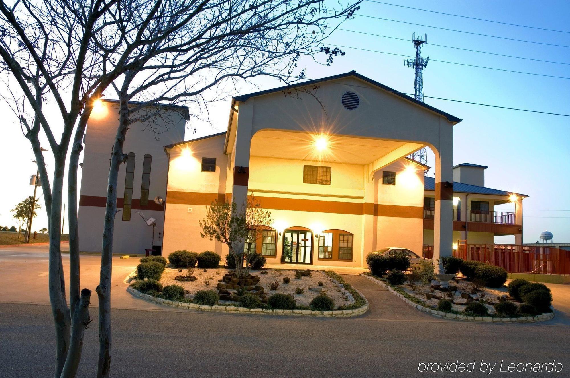 Super 8 By Wyndham Bastrop Tx Motel Luaran gambar
