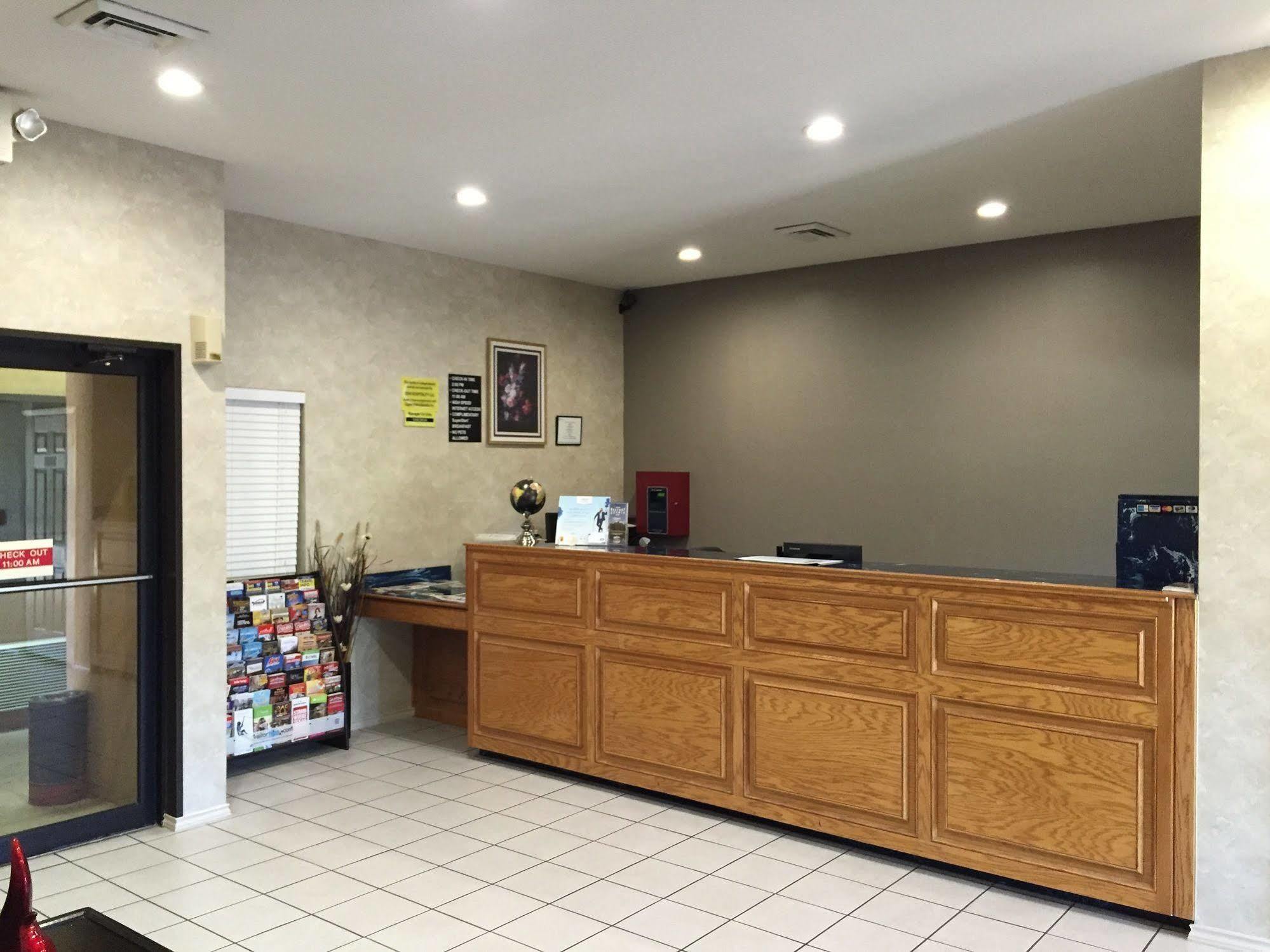 Super 8 By Wyndham Bastrop Tx Motel Luaran gambar