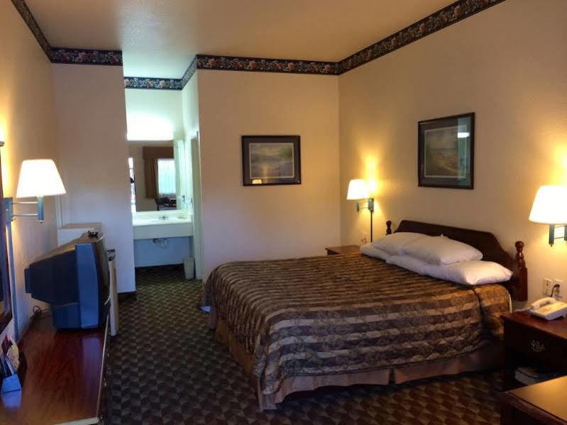 Super 8 By Wyndham Bastrop Tx Motel Luaran gambar